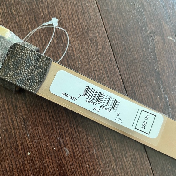 Michael Kors Belt Bag / Fanny Pack - Picture 5 of 9